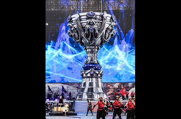 迟来的愚人节玩笑？RNG官推说MLXG回去当教练