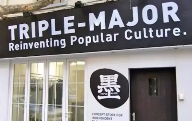 LPL female host Zhang Xiaowei posted a photo： I experienced betrayal and a car accident this year, but I survived unexpe