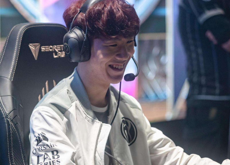 强势压制！Niket Riel使用 Wangxiao 的Jayce收割 Top Esports ，并横扫 Royal Never Give Up