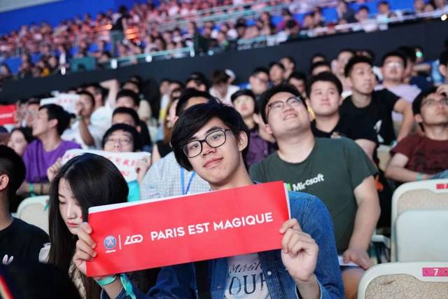 今年英雄联盟S12全球总决赛，将在NBA球队金州勇士主场场馆举行