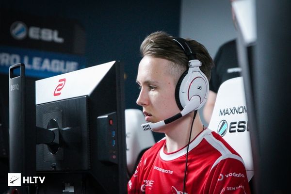 DRX 官方公告：中单选手 SeTab 正式转会至 TT Club